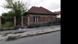 Eladó családi ház Dömsöd