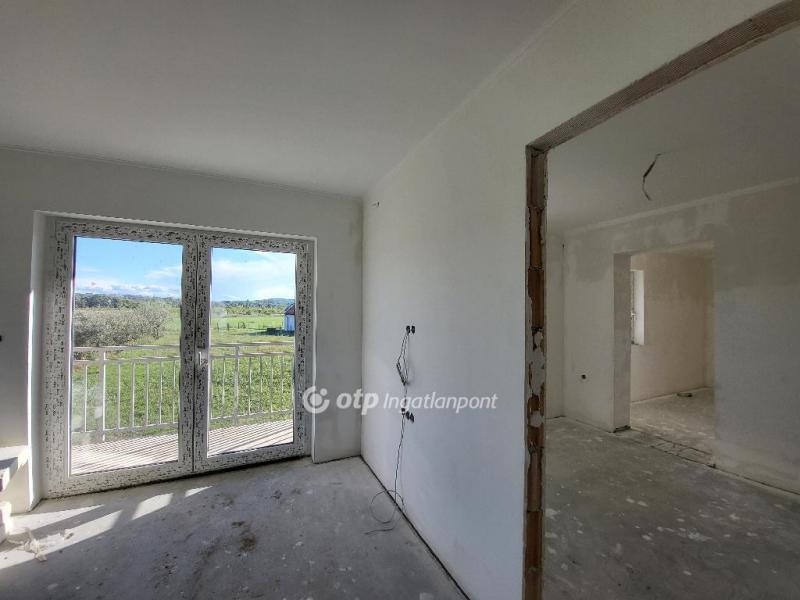 Eladó lakás Szántód