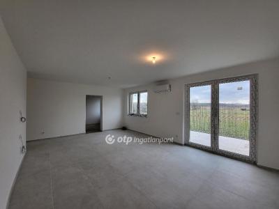 Eladó lakás Szántód