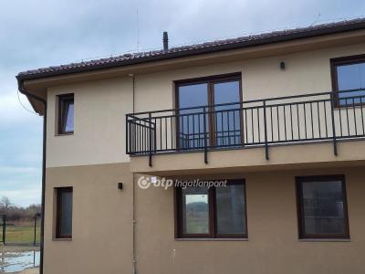 Eladó lakás Szántód