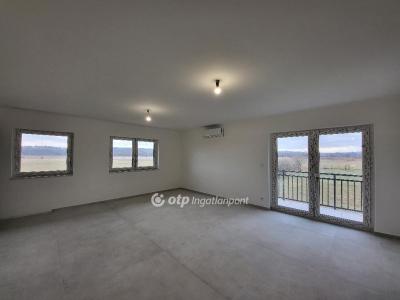 Eladó lakás Szántód