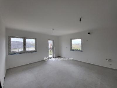 Eladó lakás Szántód