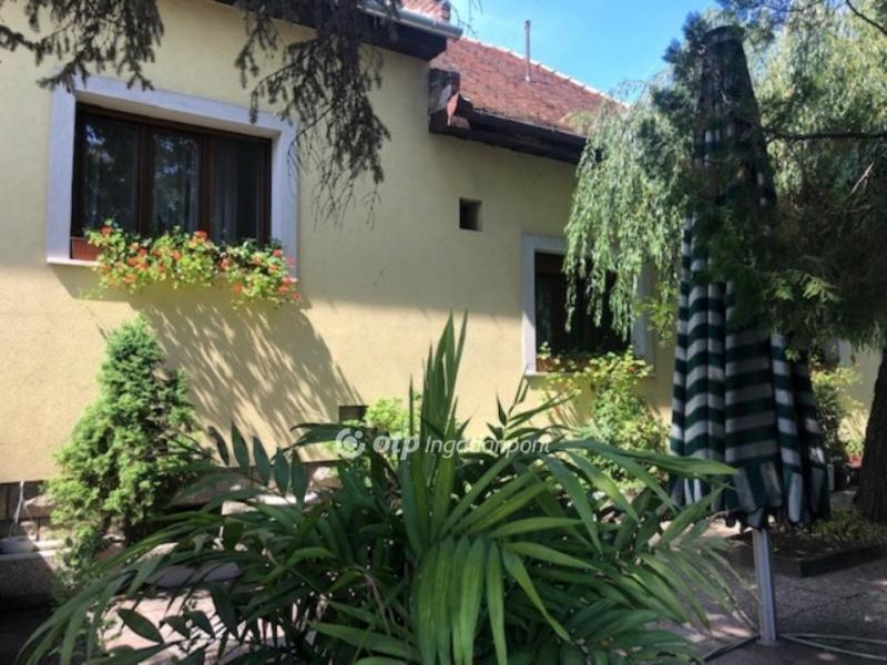 Kiadó házrész Győr