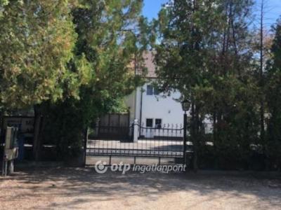 Kiadó házrész Győr