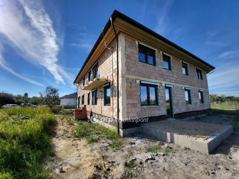 Eladó lakás Szántód