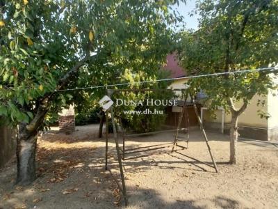 Eladó családi ház Tápiószentmárton