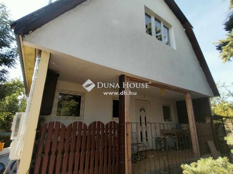 Eladó családi ház Tápiószentmárton