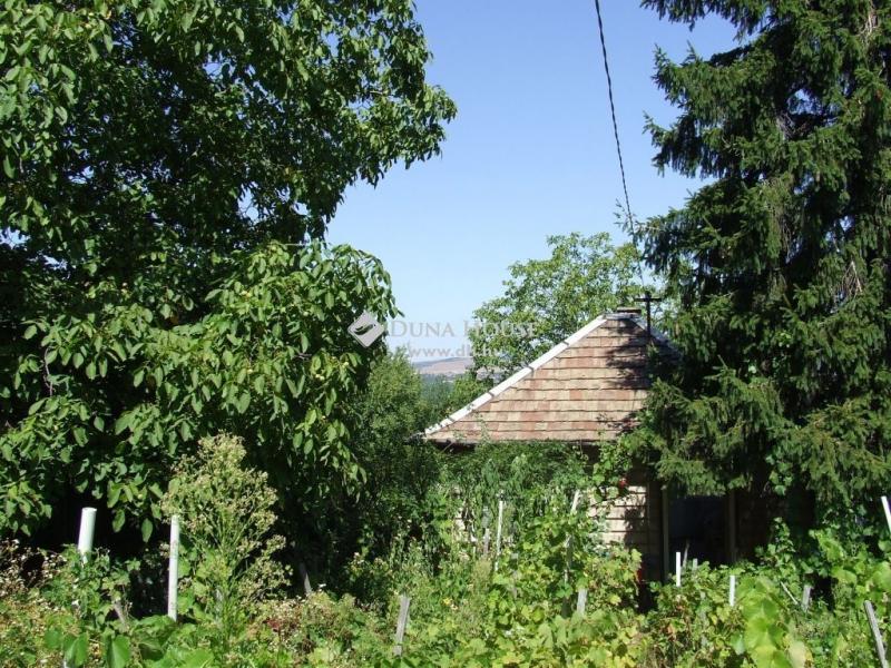Eladó lakóövezeti telek Esztergom