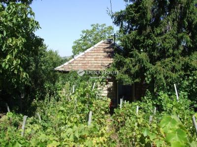 Eladó lakóövezeti telek Esztergom