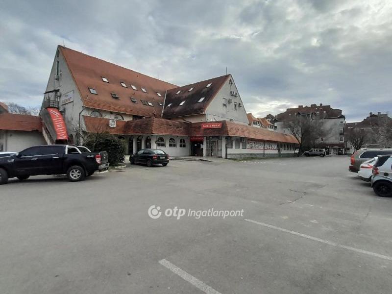 Eladó egyéb ipari ingatlan Szekszárd