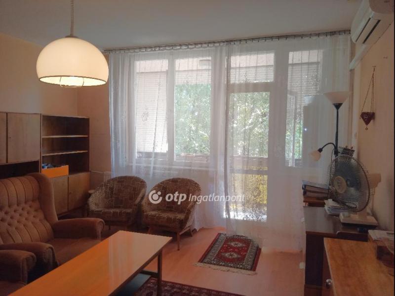 Eladó lakás Dombóvár