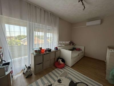 Eladó családi ház Monor