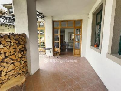 Eladó családi ház Pilisborosjenő