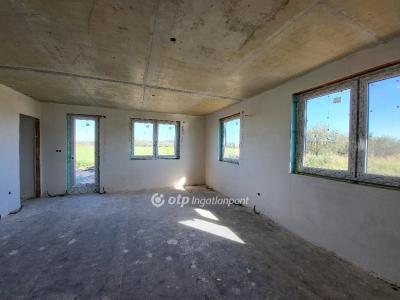 Eladó lakás Szántód