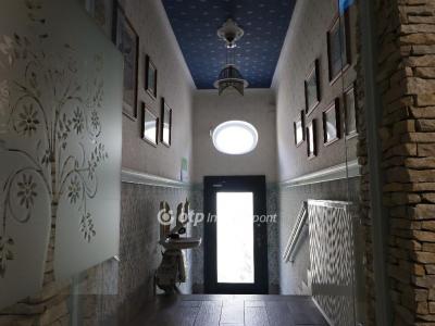 Eladó családi ház Budapest