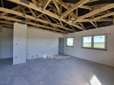 Eladó lakás Szántód