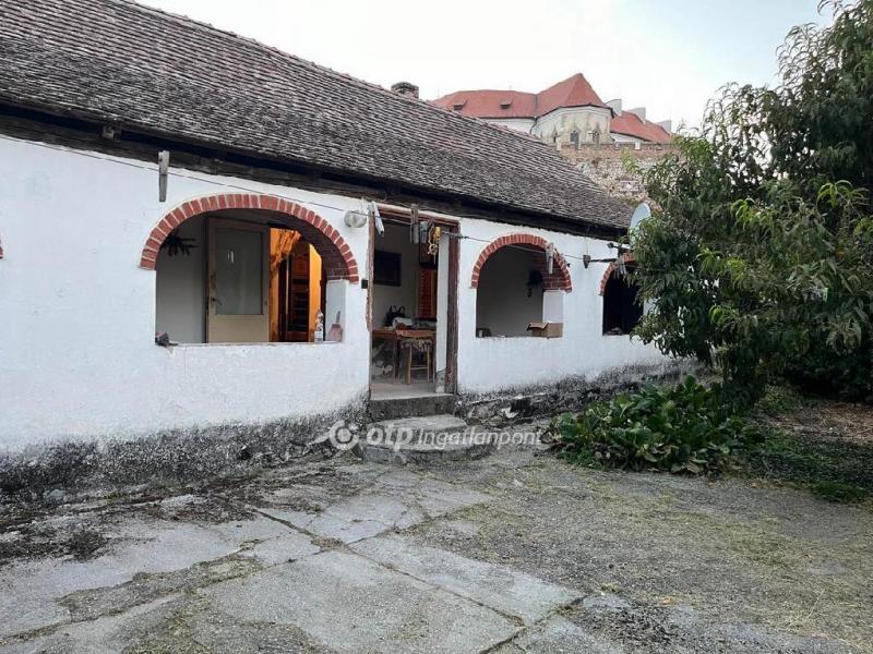 Eladó családi ház Siklós