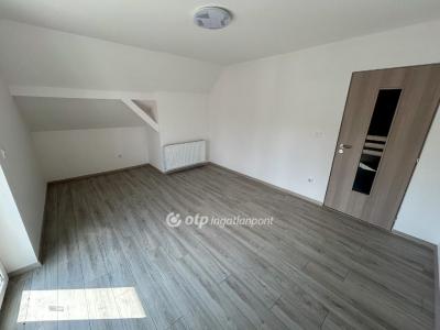 Eladó családi ház Balatonszárszó