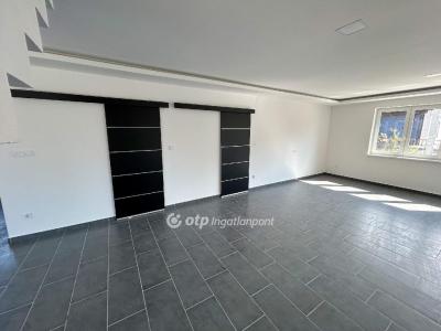 Eladó családi ház Balatonszárszó