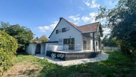 Eladó családi ház Balatonszárszó