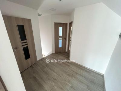 Eladó családi ház Balatonszárszó