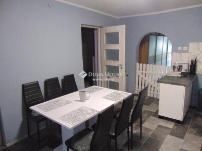 Eladó lakás Szentlőrinc