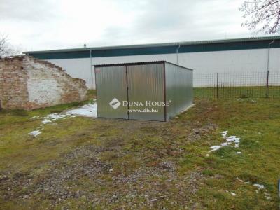 Eladó lakás Szentlőrinc