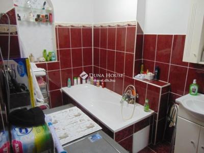 Eladó lakás Szentlőrinc