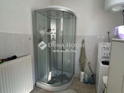 Eladó családi ház Monor