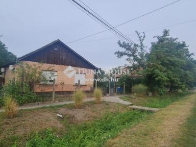 Eladó családi ház Monor