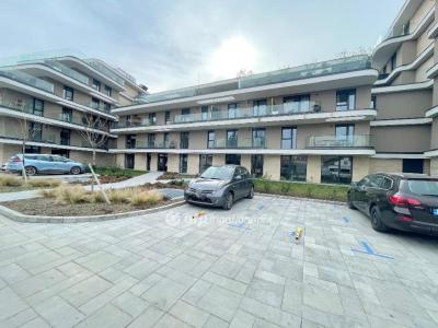 Eladó utcai bejáratú üzlethelység Budapest