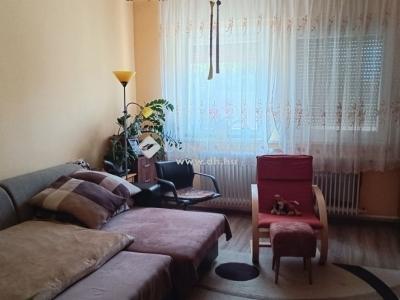 Eladó családi ház Monor
