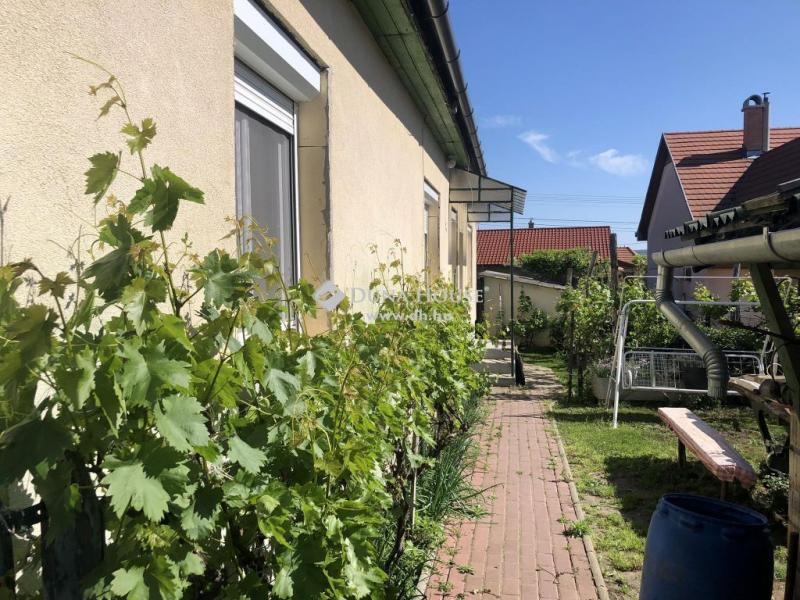 Eladó családi ház Kistarcsa