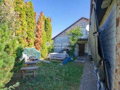 Eladó családi ház Tatabánya