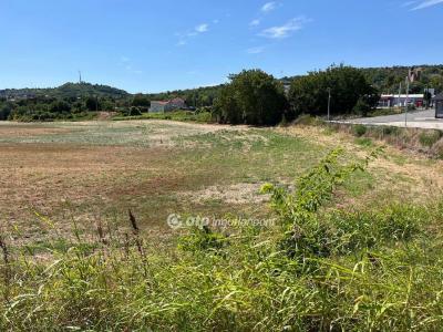 Eladó lakóövezeti telek Szekszárd