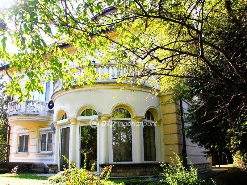 Eladó családi ház Budapest