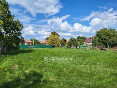Eladó lakóövezeti telek Siófok