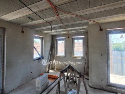 Eladó lakás Jászberény