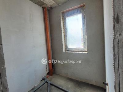 Eladó lakás Jászberény