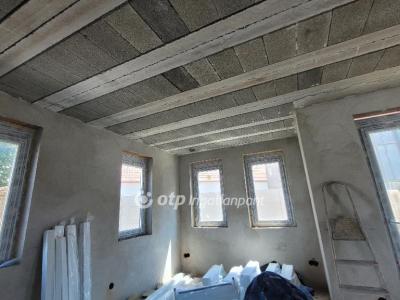 Eladó lakás Jászberény