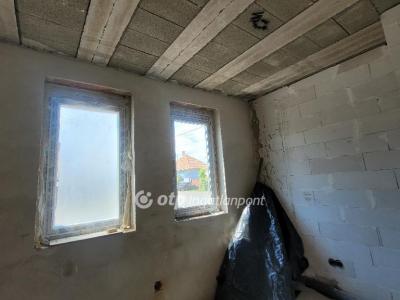 Eladó lakás Jászberény