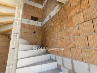 Eladó lakás Jászberény