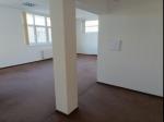 Eladó utcai bejáratú üzlethelység Szeged