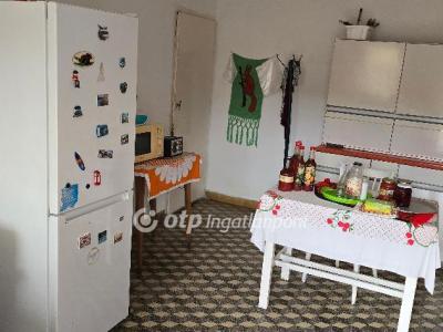 Eladó családi ház Újléta