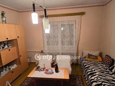 Eladó családi ház Újléta