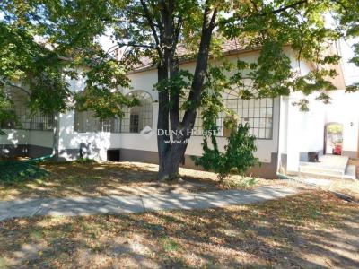 Eladó kastély Tarcal