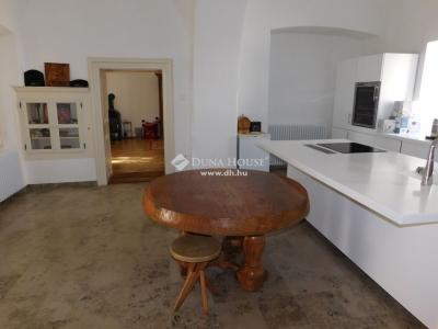 Eladó kastély Tarcal