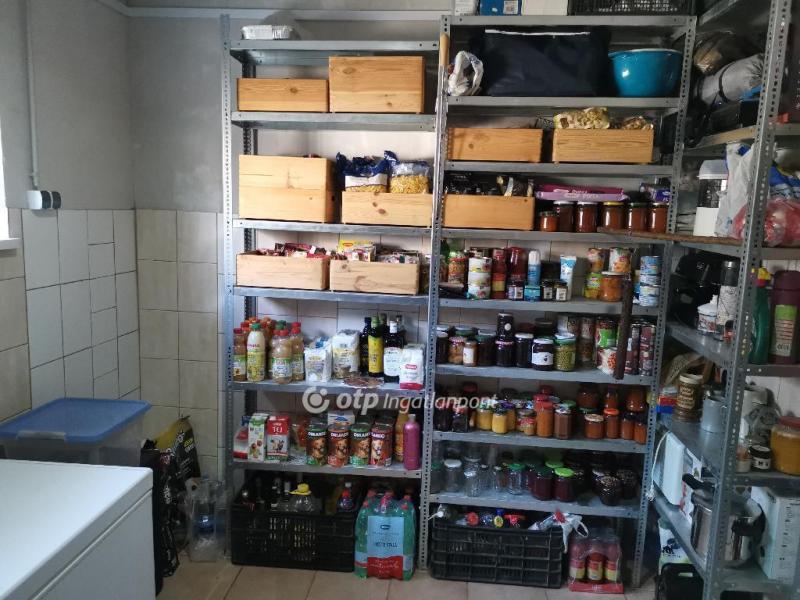 Eladó családi ház Szigethalom
