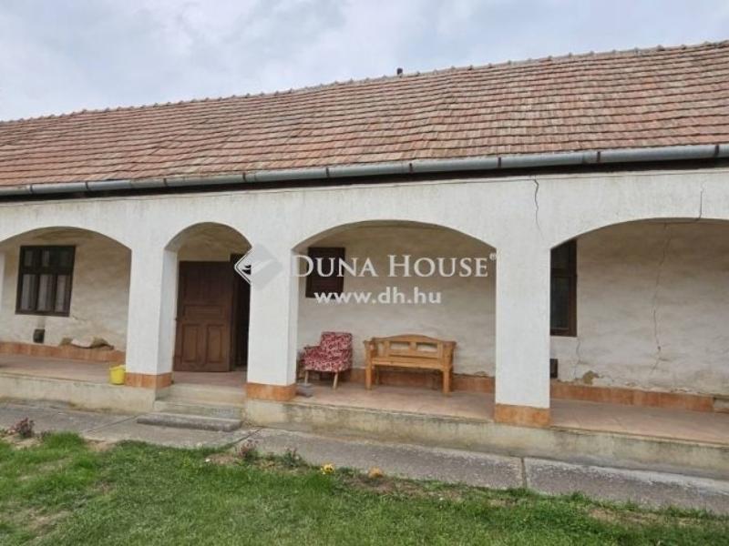 Eladó családi ház Kóka