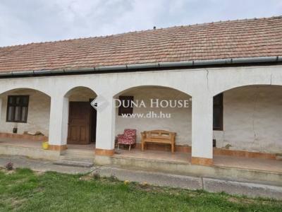 Eladó családi ház Kóka